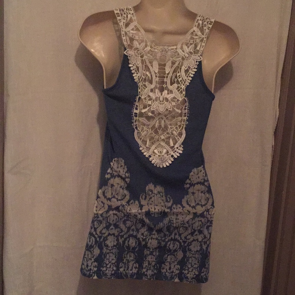 Polyester/cotton top. Lace insert - Picture 2 of 6